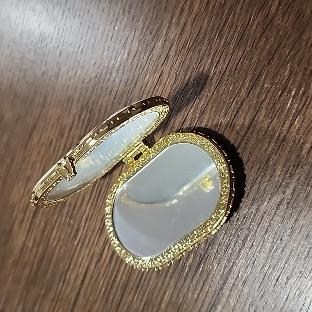 Floral Makeup Compact Mirror.